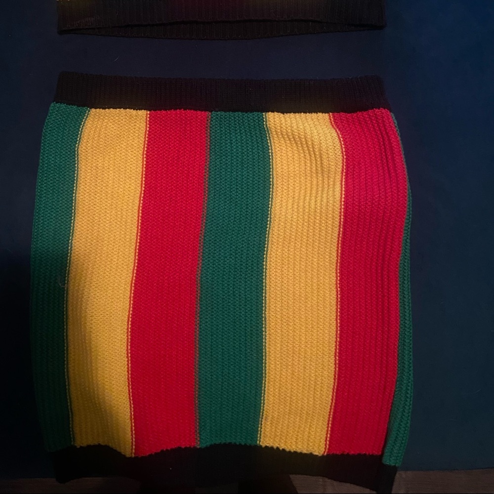 Two piece set - Picture 2 of 3